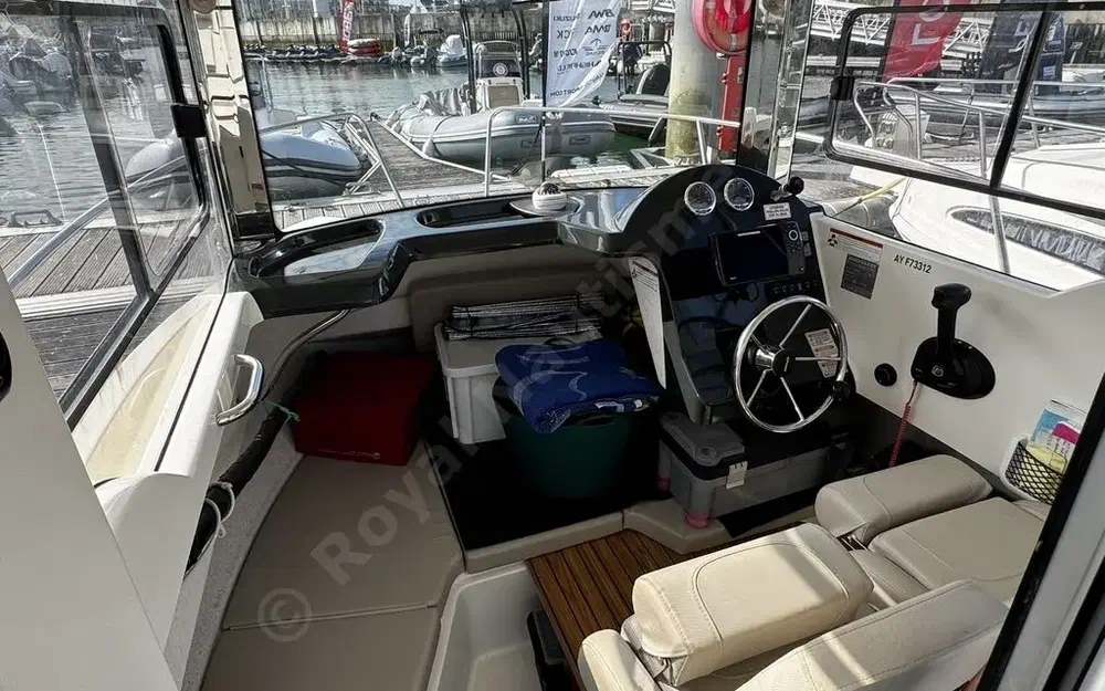 slider 18 Quicksilver Arvor 690