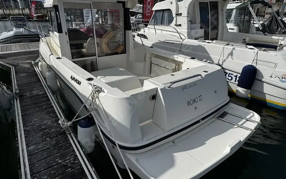 slider 2 Quicksilver Arvor 690
