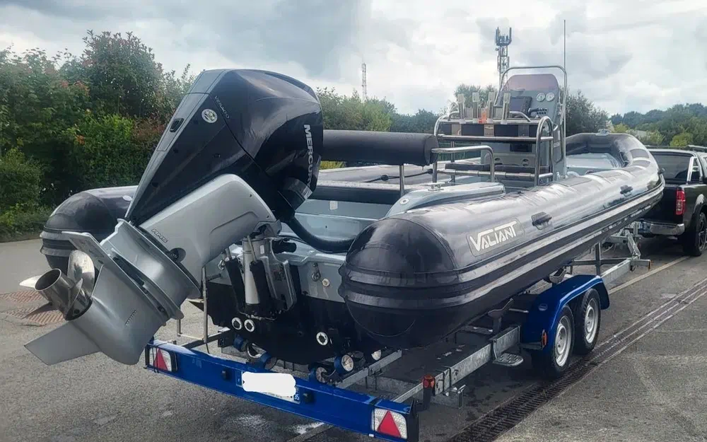 slider 1 Valiant 760 Sport Fishing