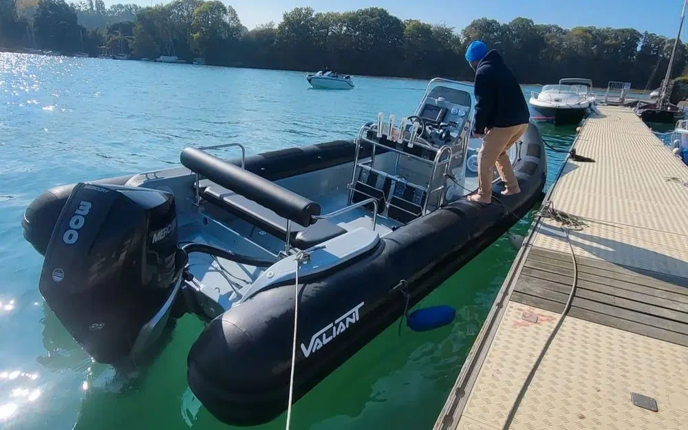 slider 4 Valiant 760 Sport Fishing