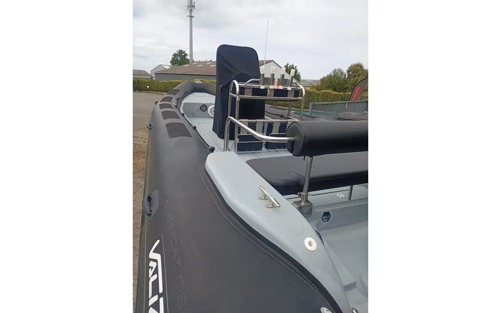 slider 5 Valiant 760 Sport Fishing