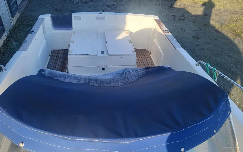 slider 3 Beneteau Ombrine 700