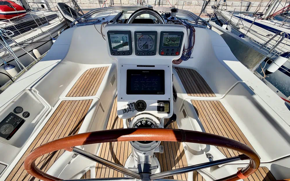 slider 6 Beneteau Oceanis 393 Clipper