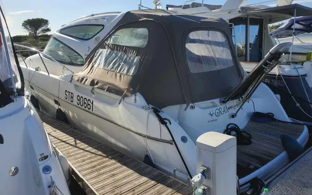 slider 1 Prestige Yachts Prestige 34 hard top