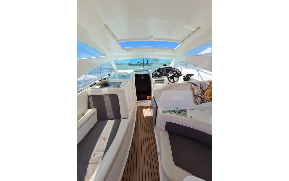 slider 5 Prestige Yachts Prestige 34 hard top