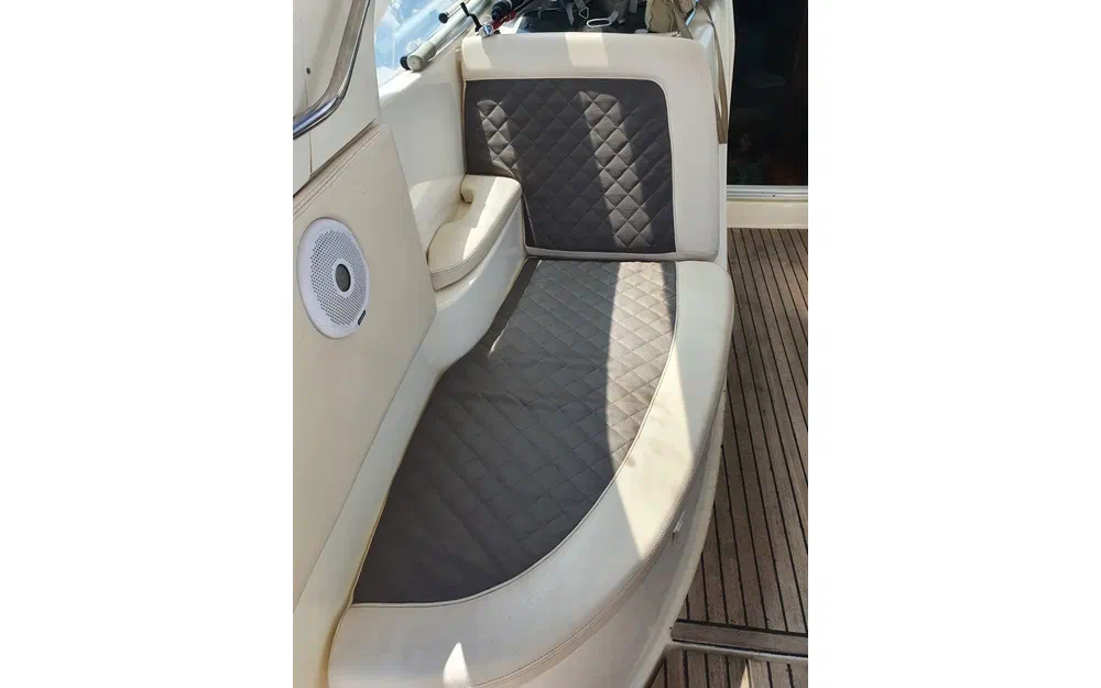 slider 7 Prestige Yachts Prestige 34 hard top