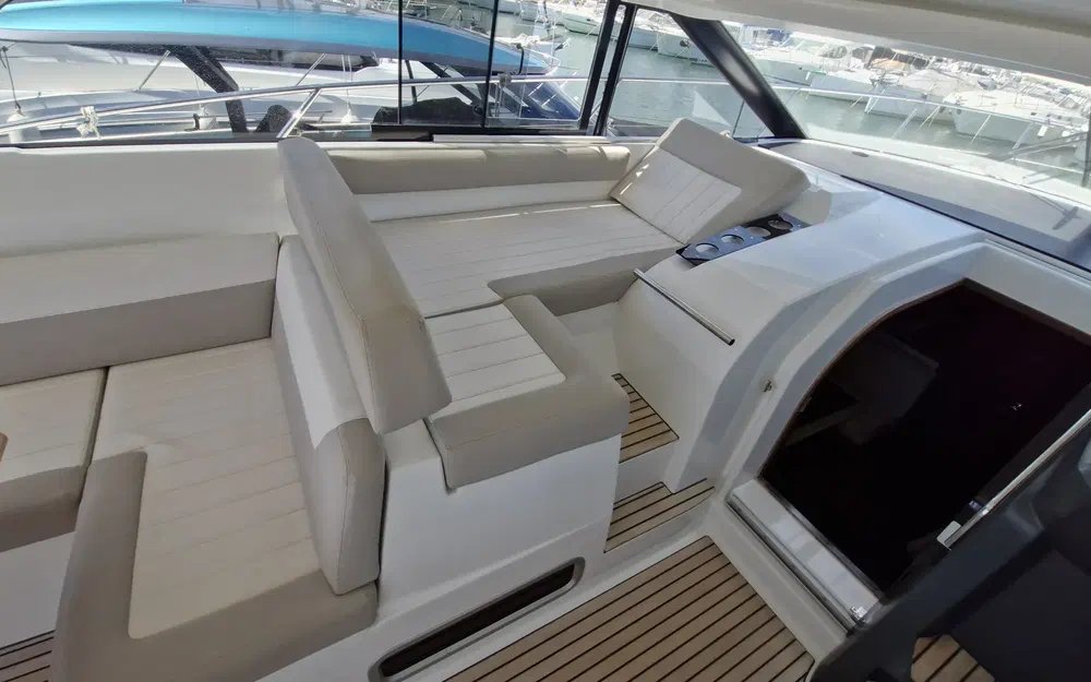 slider 21 Jeanneau Leader 40