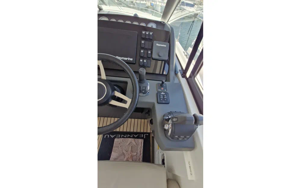 slider 23 Jeanneau Leader 40