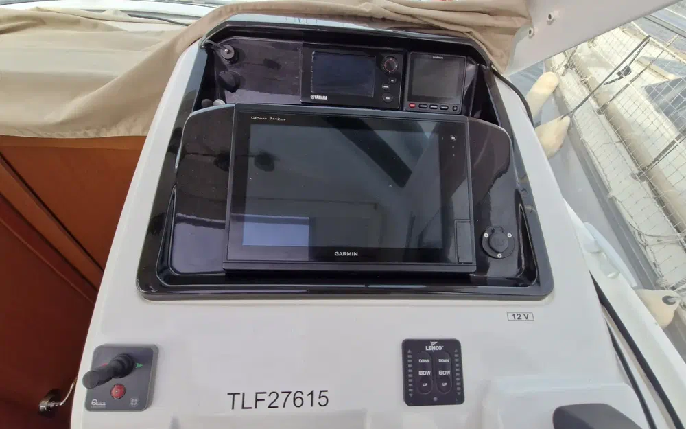 slider 11 Jeanneau Merry Fisher 855