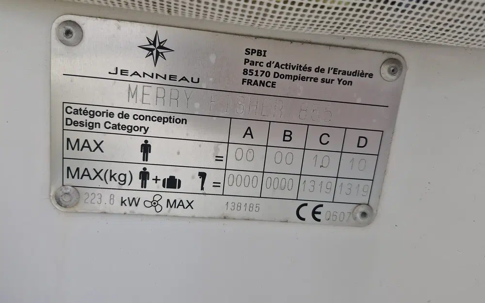 slider 23 Jeanneau Merry Fisher 855