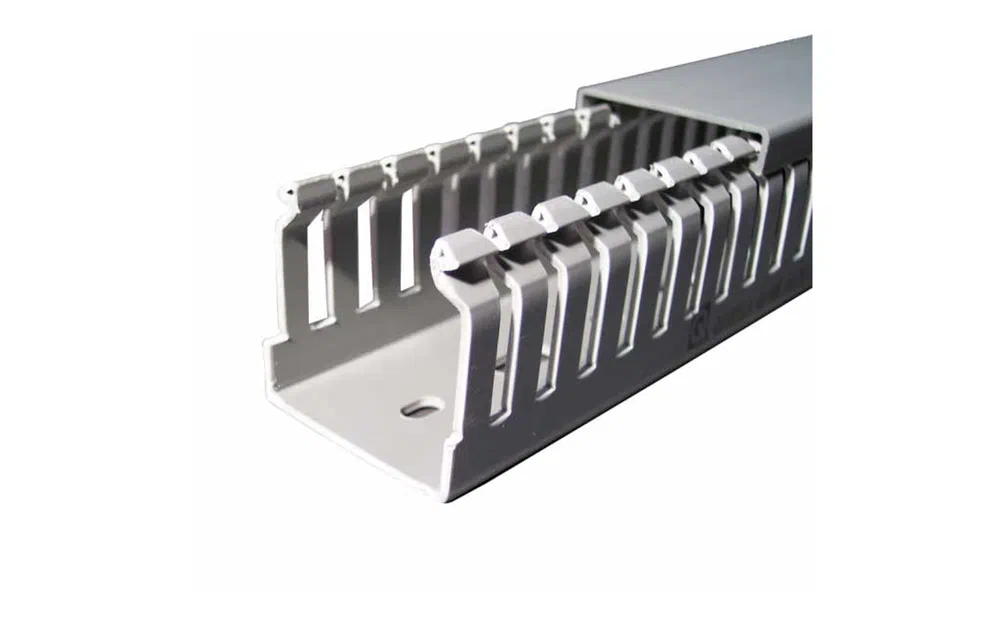 slider 0 Goulotte de câblage Licatec en PVC (ouverte)