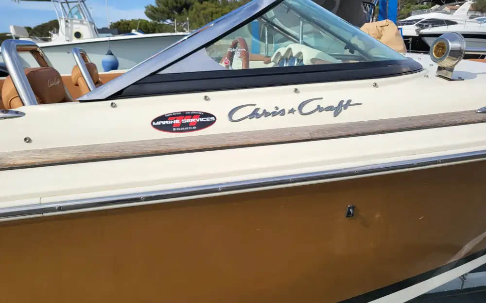 slider 13 Chris Craft Launch 22
