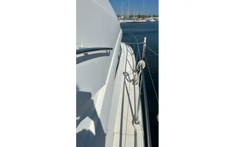 slider 15 Beneteau Antares 36