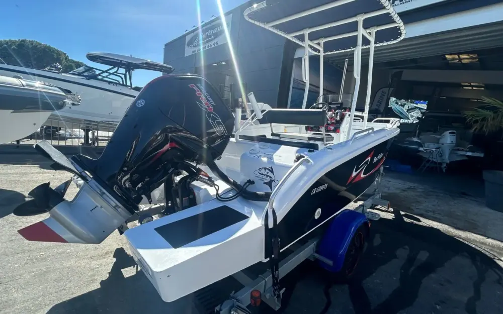 slider 3 Morningstar Boats  520 F
