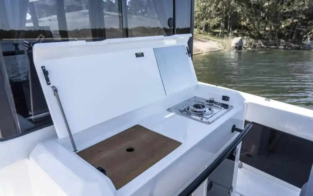 slider 14 Dromeas Yachts D28 SUV