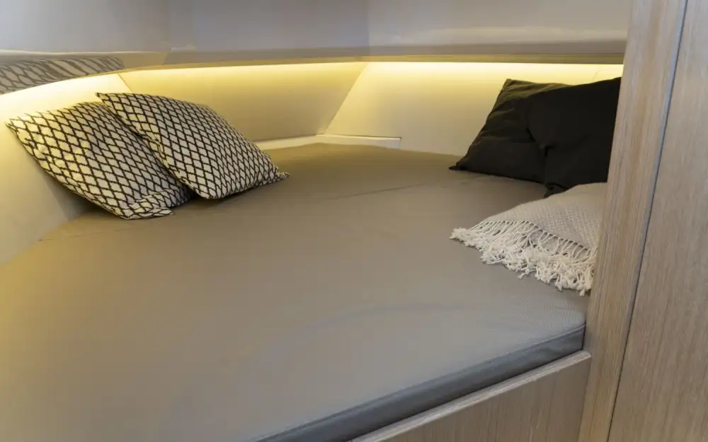 slider 18 Dromeas Yachts D28 SUV