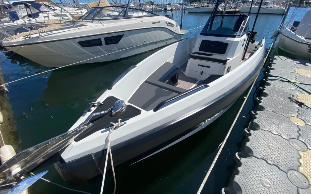 Iron BoatsIron Boats 827
