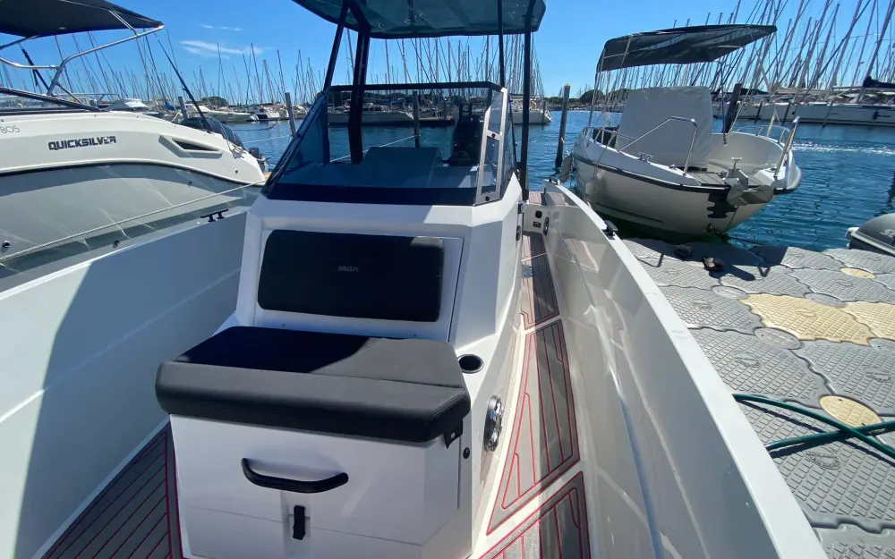 slider 9 Iron Boats  827 - null