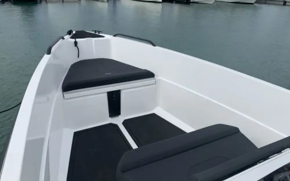 slider 11 Iron Boats  767