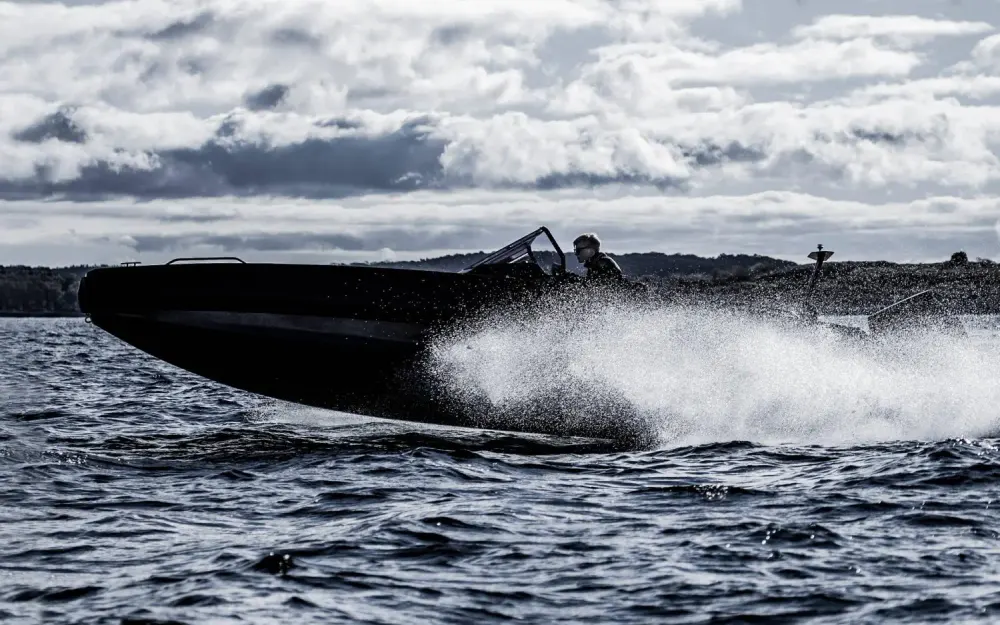 slider 4 Iron Boats  827 - null