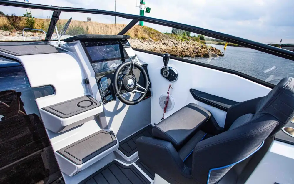 slider 8 Northmaster  760 Cruiser