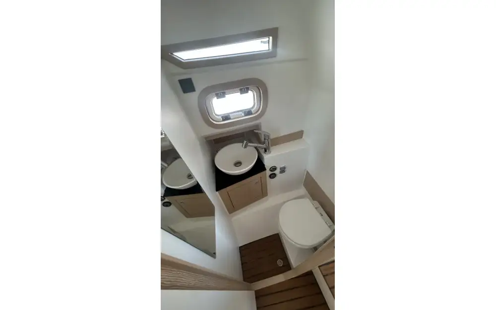 slider 13 Dromeas Yachts D28 SUV
