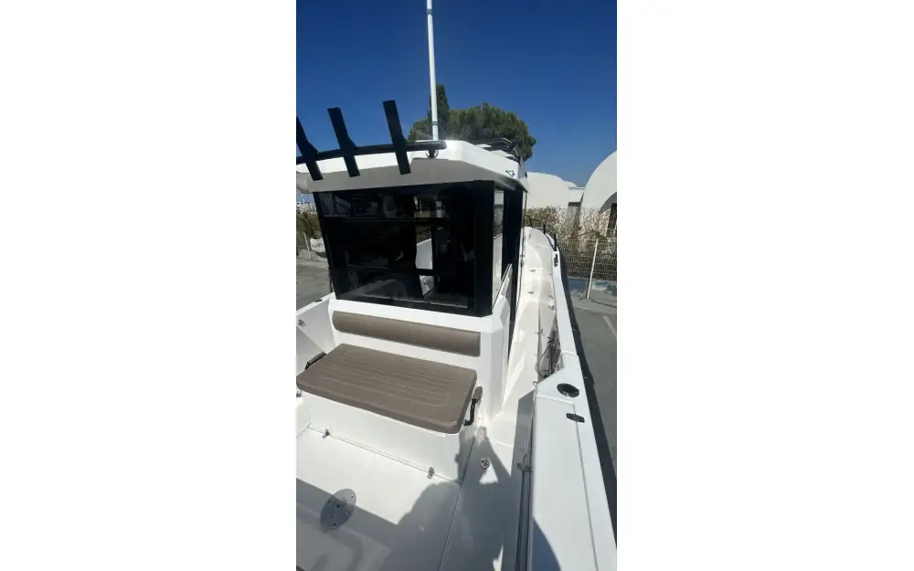 slider 3 Dromeas Yachts D28 SUV