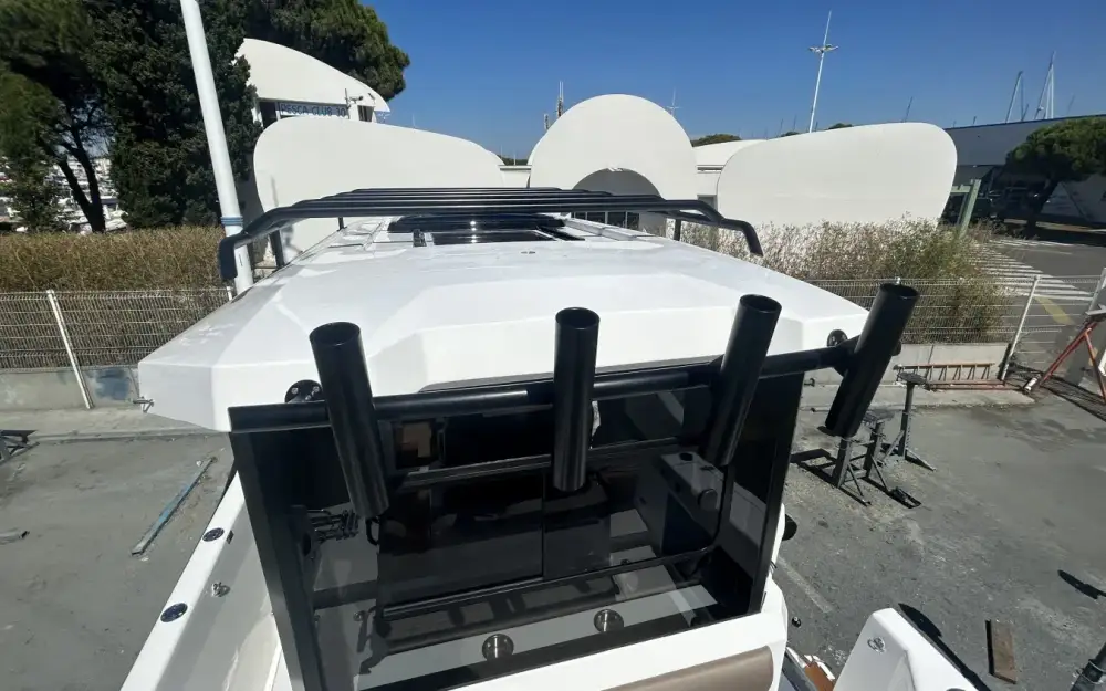 slider 4 Dromeas Yachts D28 SUV