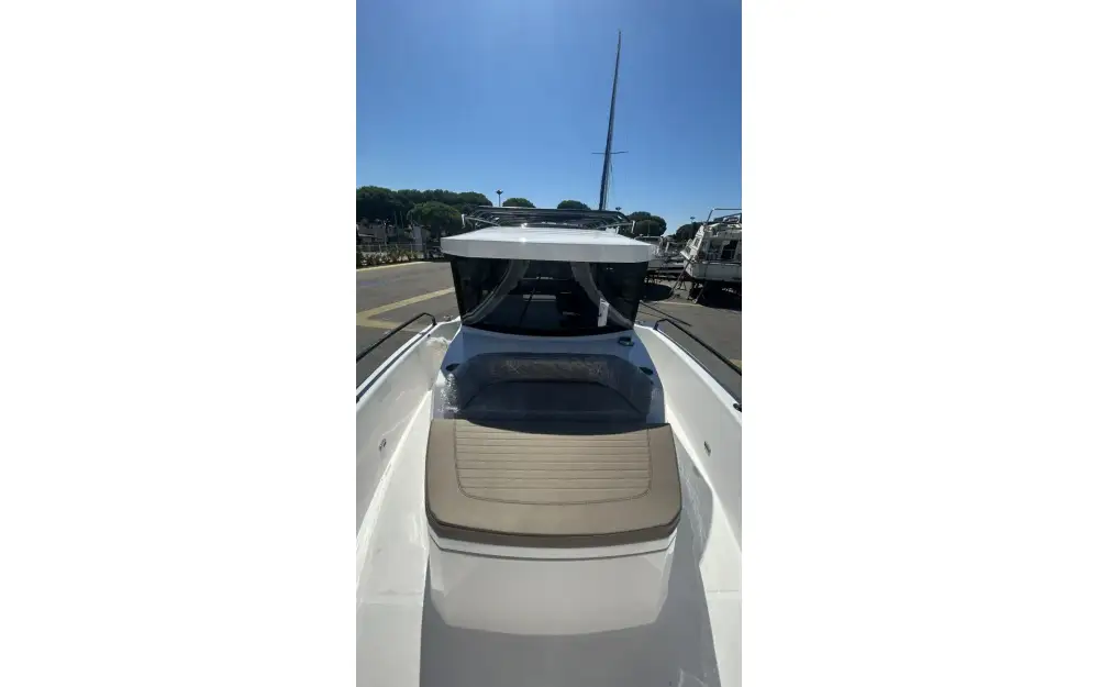 slider 5 Dromeas Yachts D28 SUV
