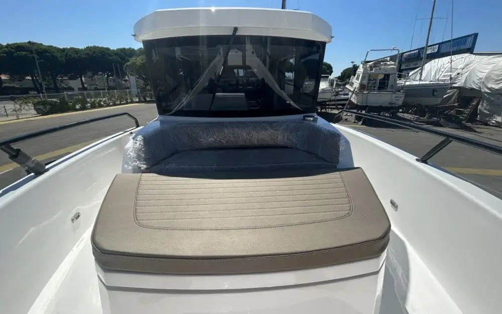 slider 6 Dromeas Yachts D28 SUV