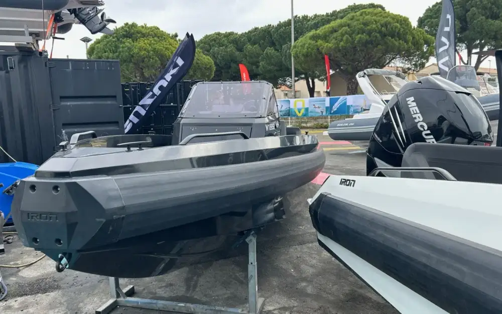 slider 6 Iron Boats  707