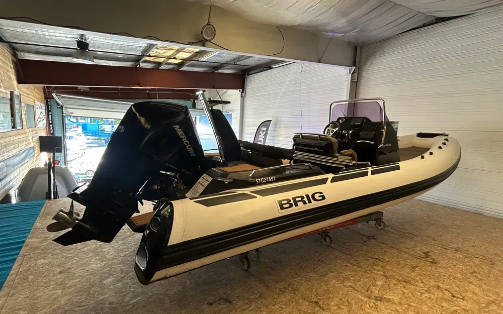 slider 1 Brig Eagle 6.7