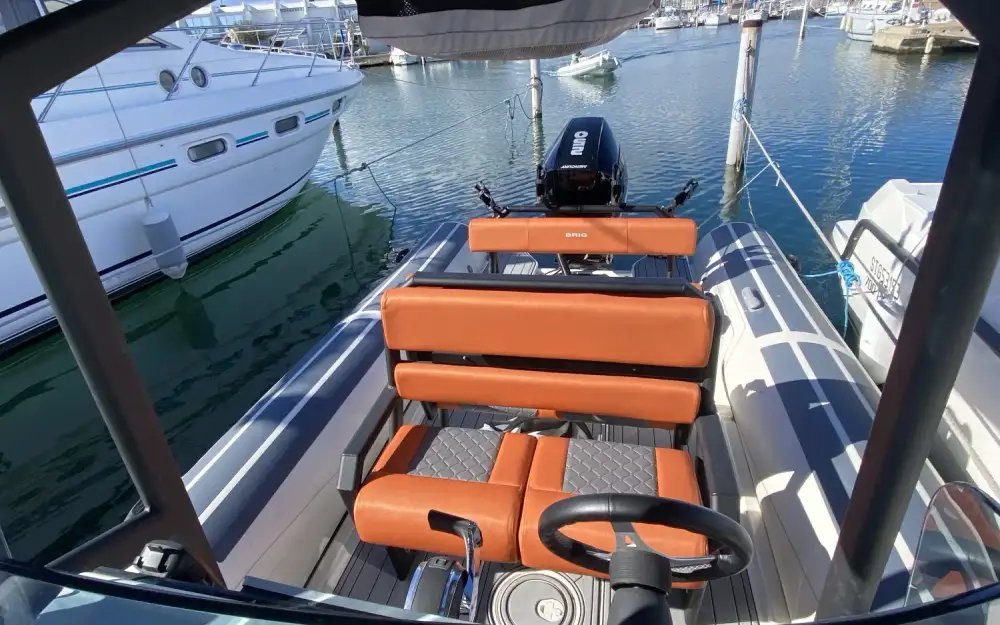 slider 10 Brig Navigator 24