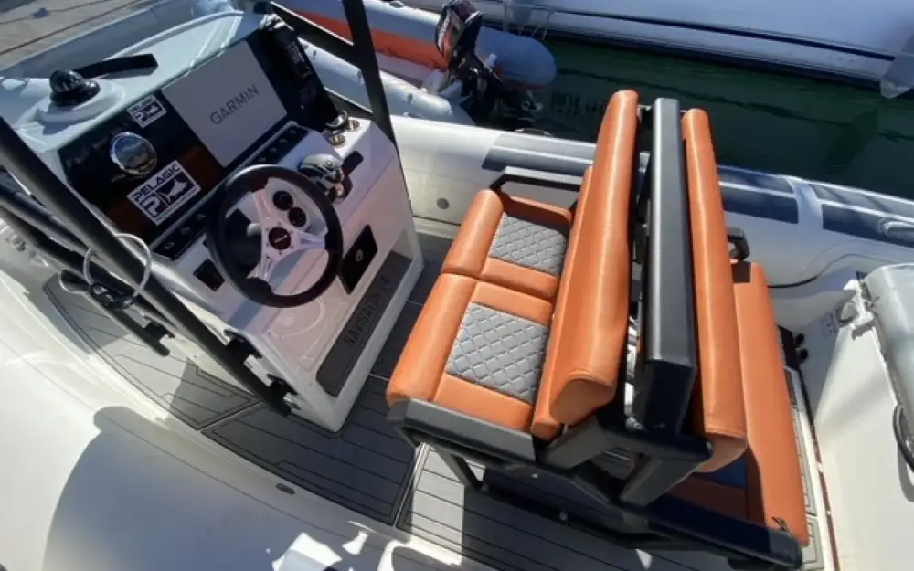 slider 6 Brig Navigator 24