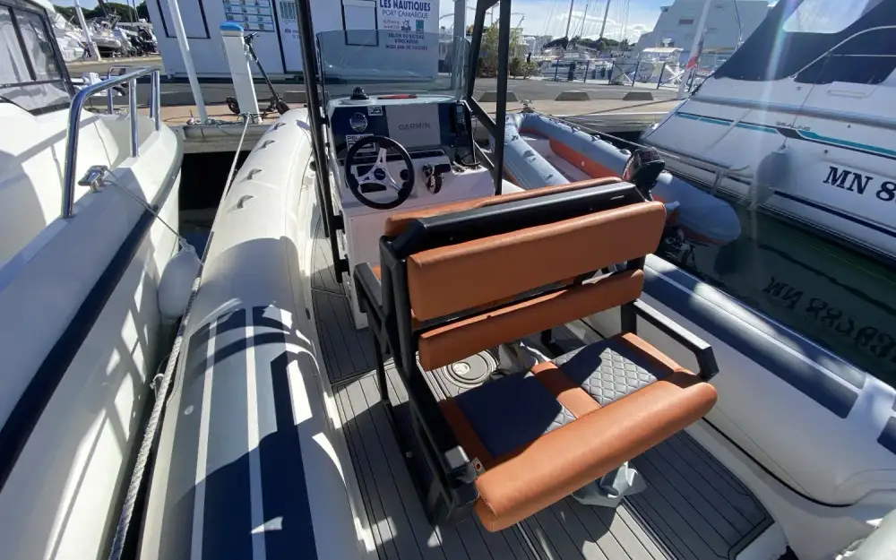 slider 8 Brig Navigator 24