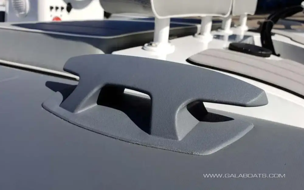 slider 4 Gala Boats V330
