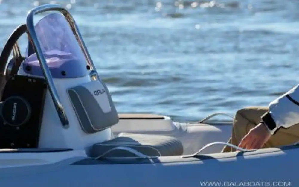 slider 4 Gala Boats V360h