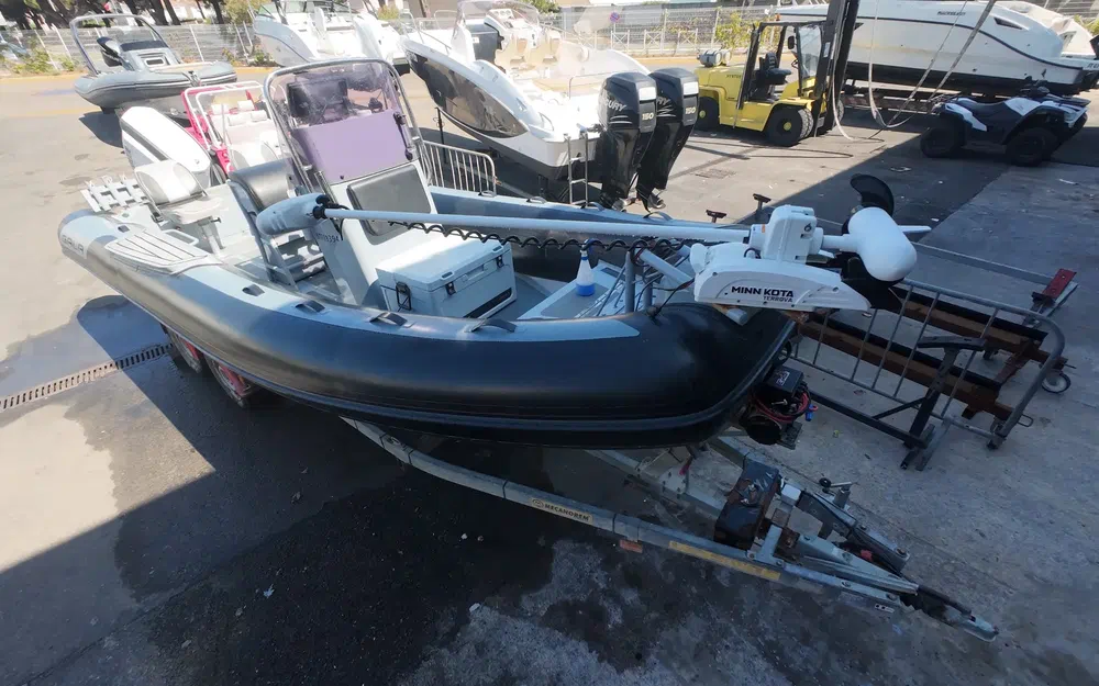 slider 14 Gala Boats V650 Fishing