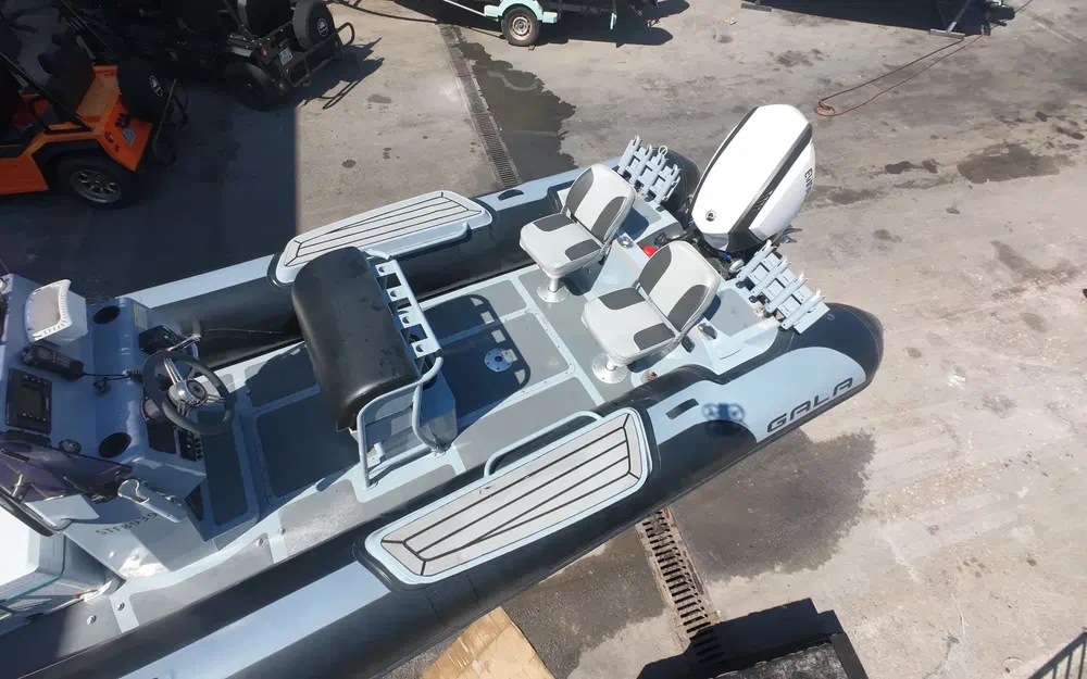 slider 7 Gala Boats V650 Fishing