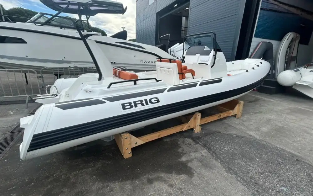 slider 1 Brig Eagle 6.7