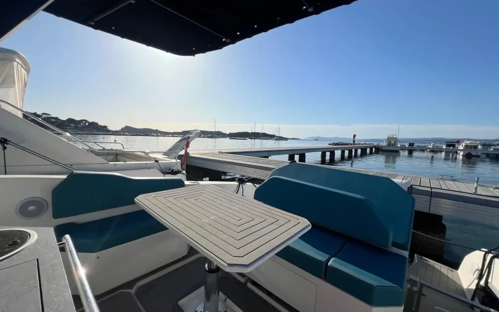 slider 1 Rio Yachts Daytona 34 - null