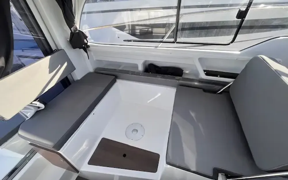 slider 4 Beneteau Antares 8 OB V2 - null