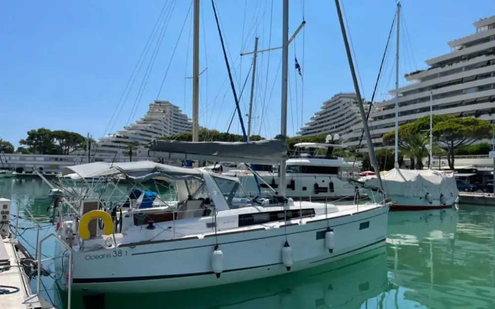 BeneteauOceanis 38.1