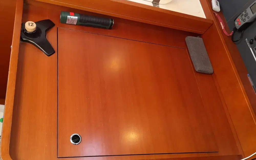 slider 104 Dufour 405