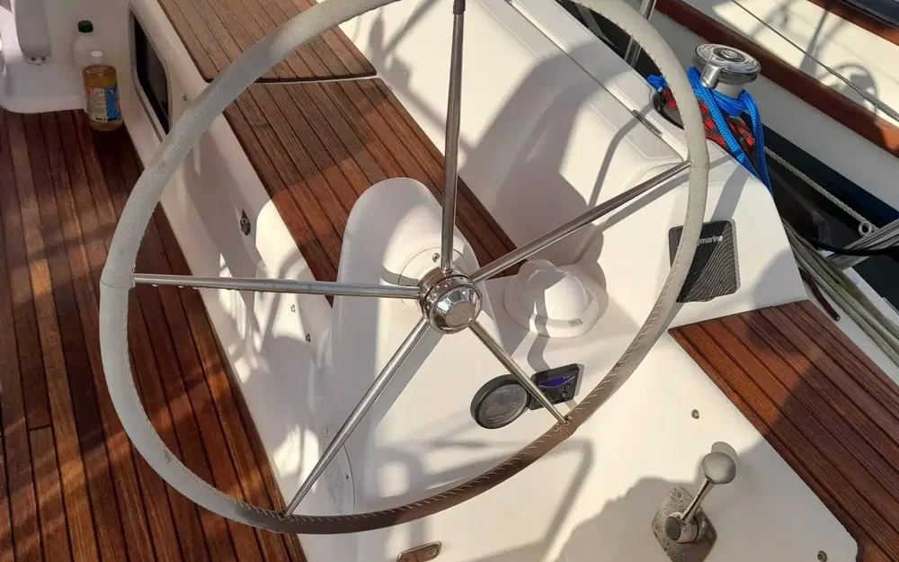 slider 10 Dufour 405