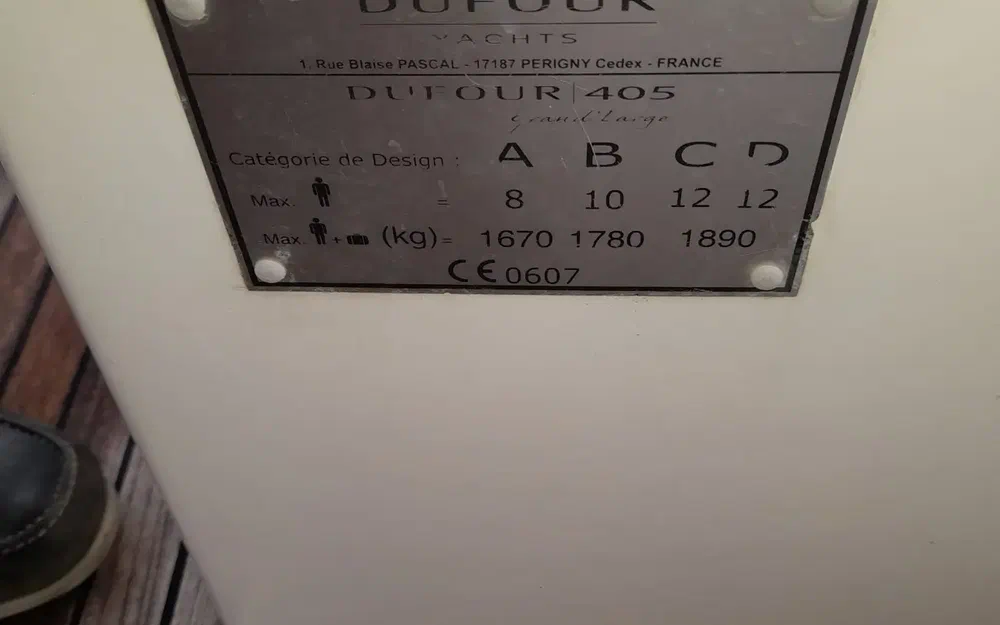 slider 137 Dufour 405