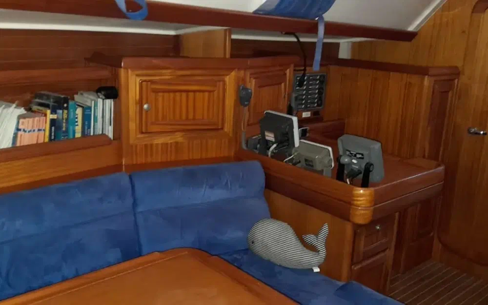 slider 105 Dufour 38