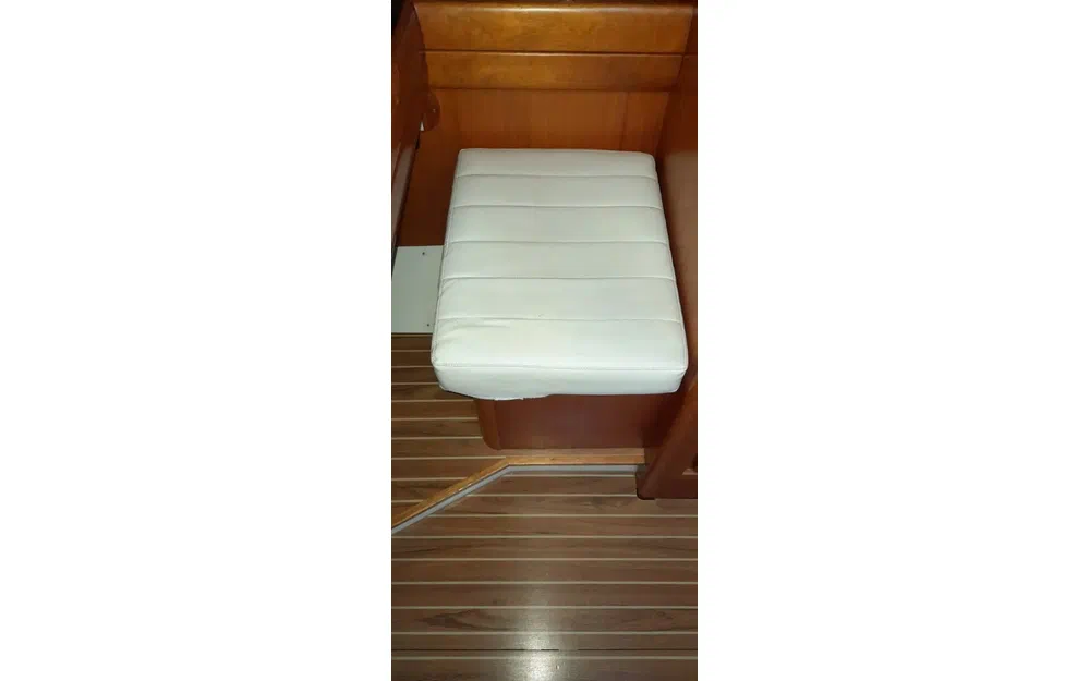 slider 122 Dufour 38