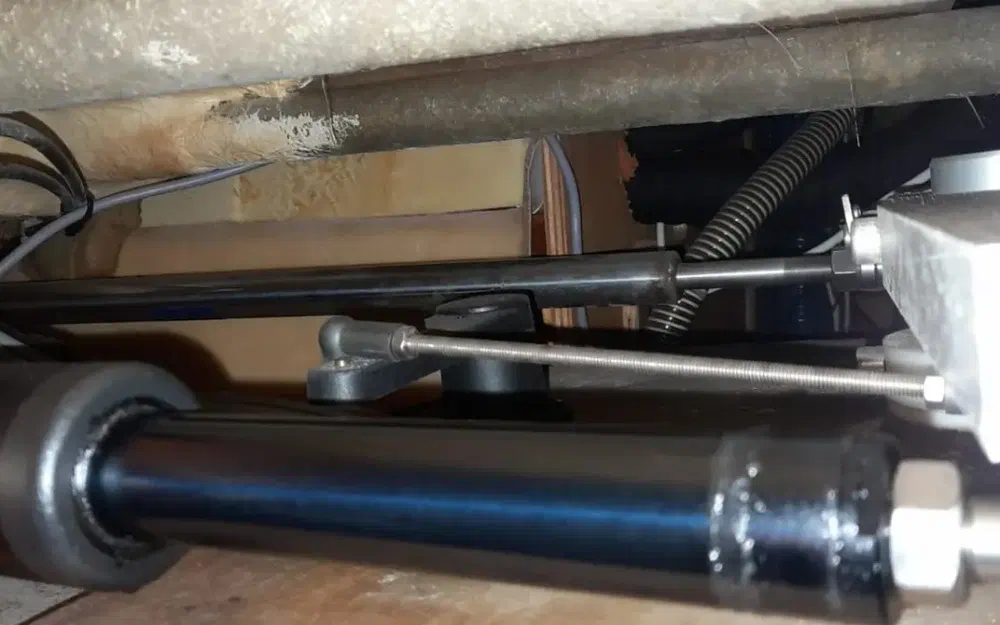 slider 169 Dufour 38