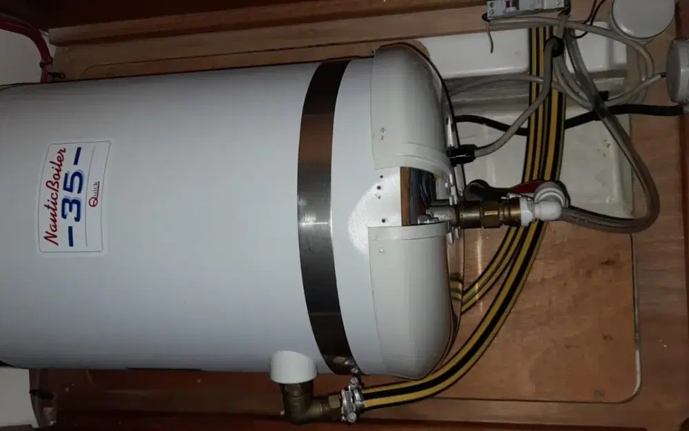 slider 186 Dufour 38